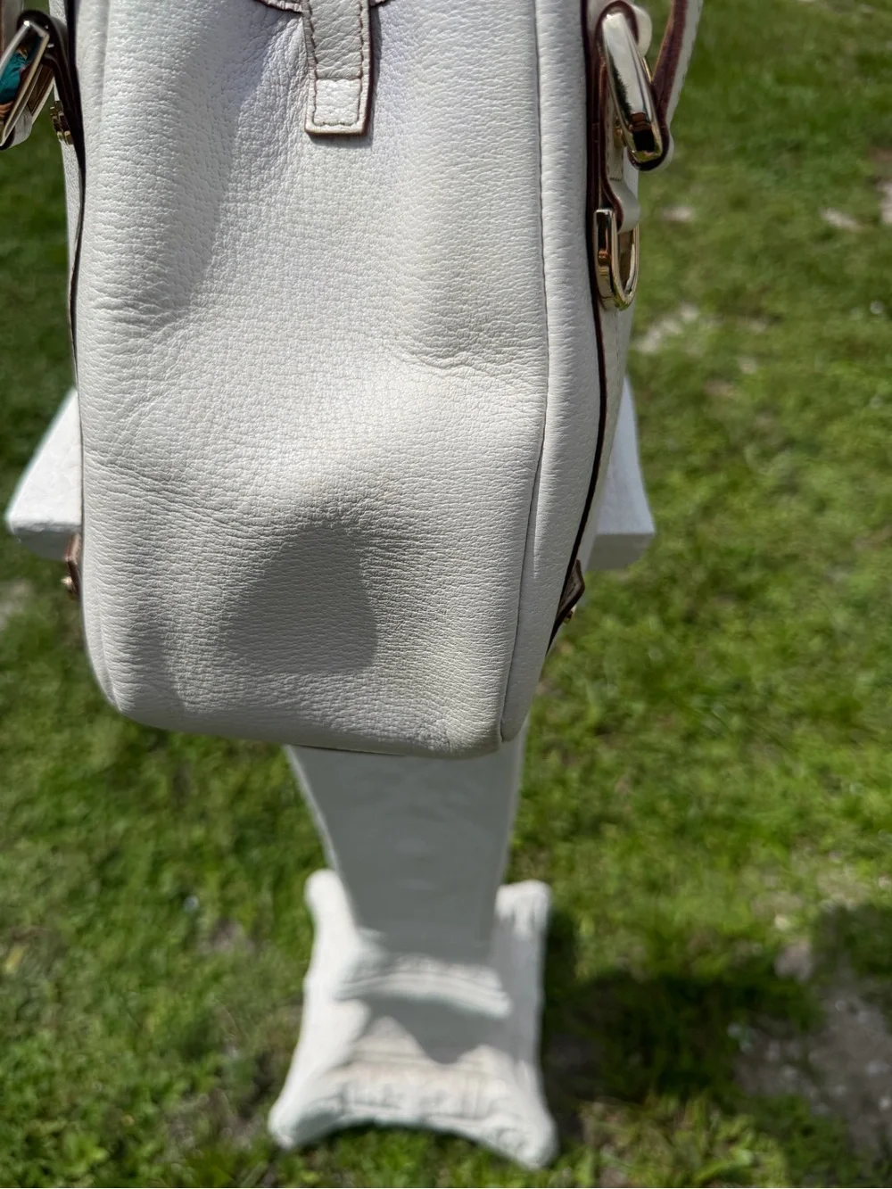 Gucci Cream Leather Shoulder Bag with Gold Hardware - Picture 2 of 14